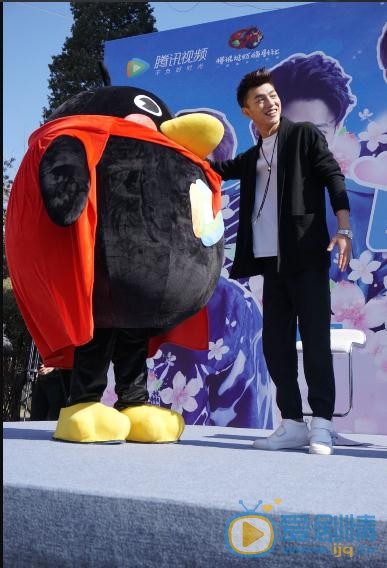 李岑奕参加活动写真