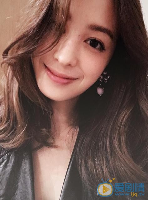 一路繁花相送纪若栎是谁扮演的？纪若栎扮演者莫允雯个人资料、写真及生活照欣赏