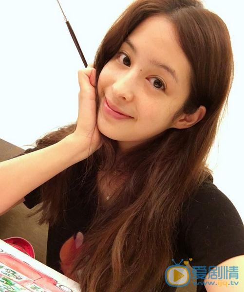 一路繁花相送纪若栎是谁扮演的？纪若栎扮演者莫允雯个人资料、写真及生活照欣赏