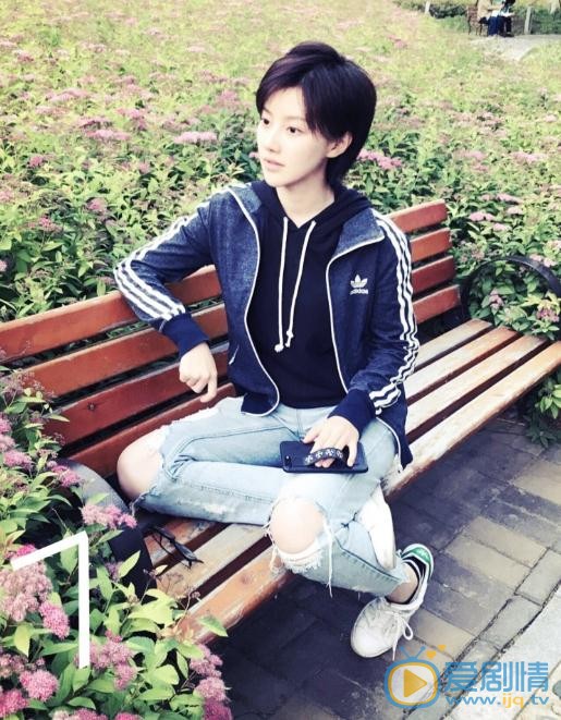 一路繁花相送少年辛辰是谁扮演的？少年辛辰扮演者王鹤润个人资料、写真及生活照欣赏