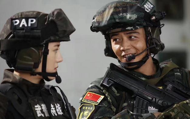 利刃出击将播 杨烁颠覆形象演绎卧底引人期待