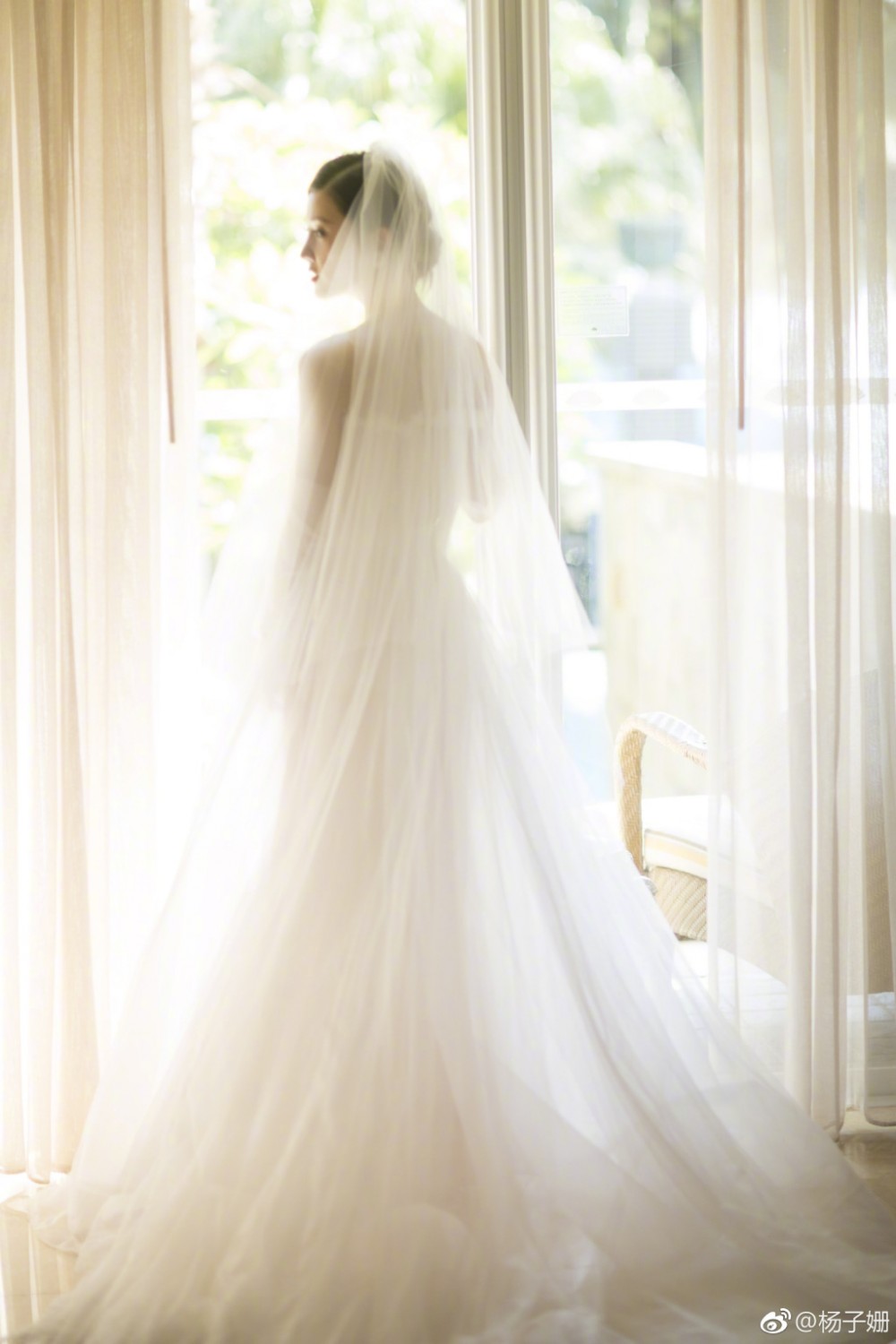 好久不见花朵朵是谁扮演的？花朵朵扮演者杨子姗个人资料、写真及生活照欣赏
