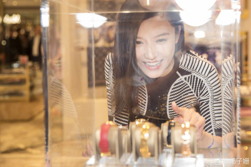 好久不见花朵朵是谁扮演的？花朵朵扮演者杨子姗个人资料、写真及生活照欣赏