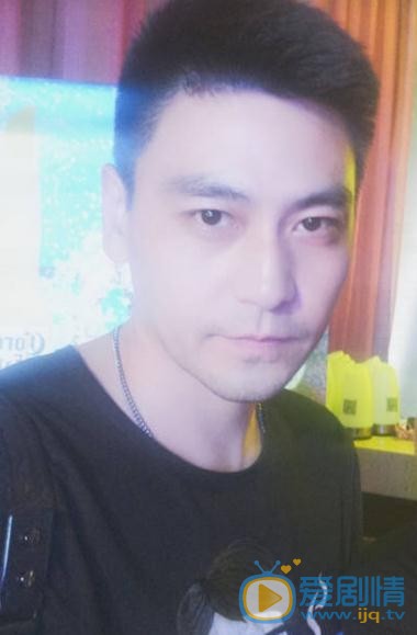 利刃出击李文希是谁演的？李文希扮演者李飞个人资料、写真及生活照欣赏