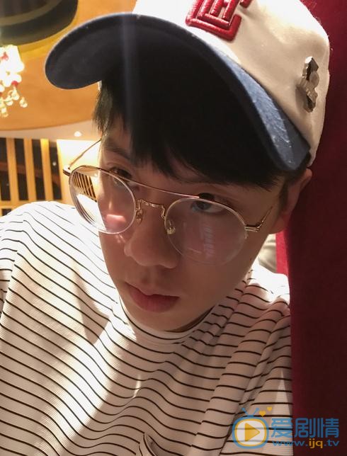 老男孩周洲是谁演的？老男孩周洲扮演者周奇个人资料、写真及生活照欣赏