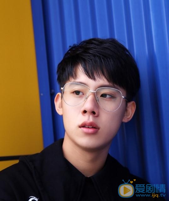 老男孩周洲是谁演的？老男孩周洲扮演者周奇个人资料、写真及生活照欣赏