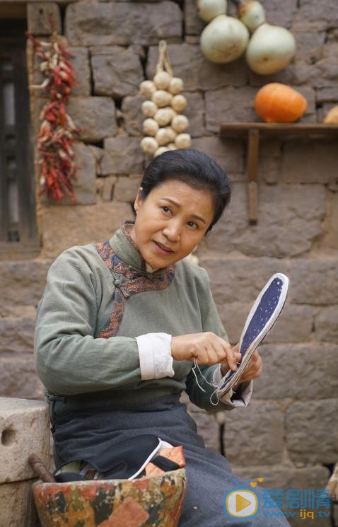 小妮扛枪剧照