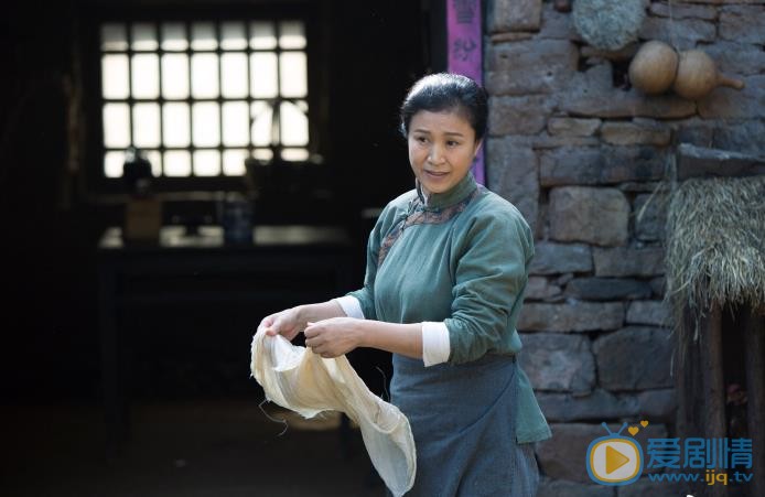 小妮扛枪剧照