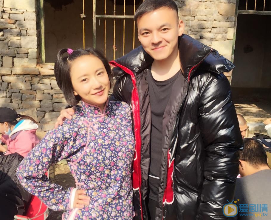 小妮扛枪剧照