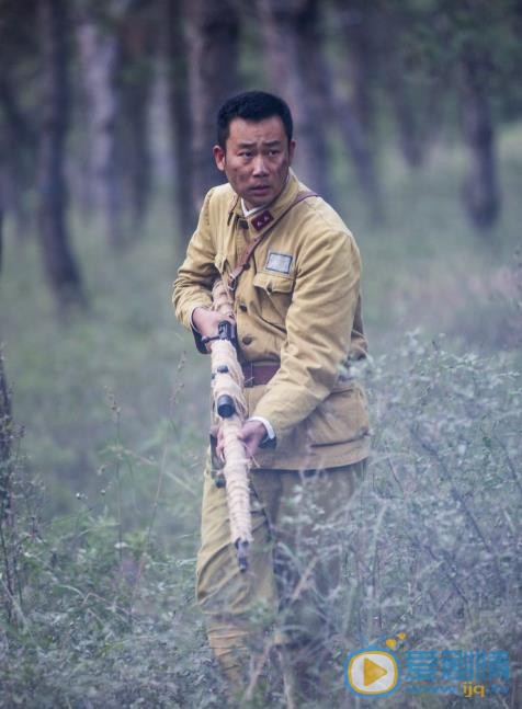 小妮扛枪剧照
