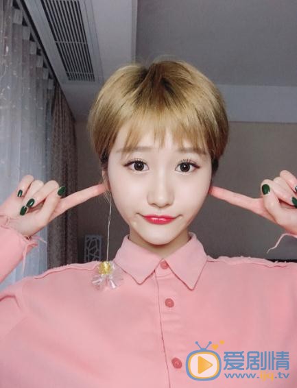 李璐尔可爱写真