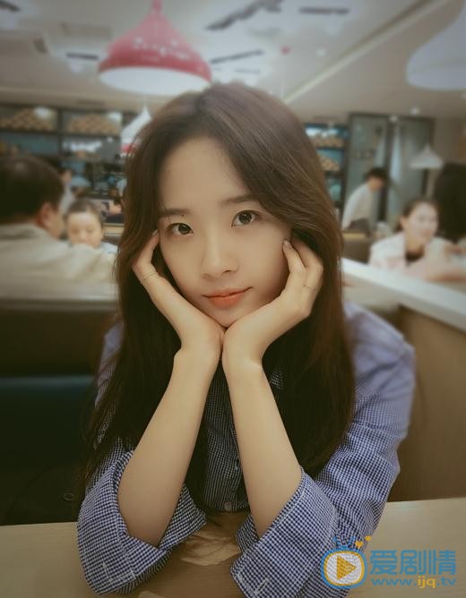 我才不会被女孩子欺负呢任小芹是谁演的？任小芹扮演者卢洋洋个人资料、写真及生活照欣赏
