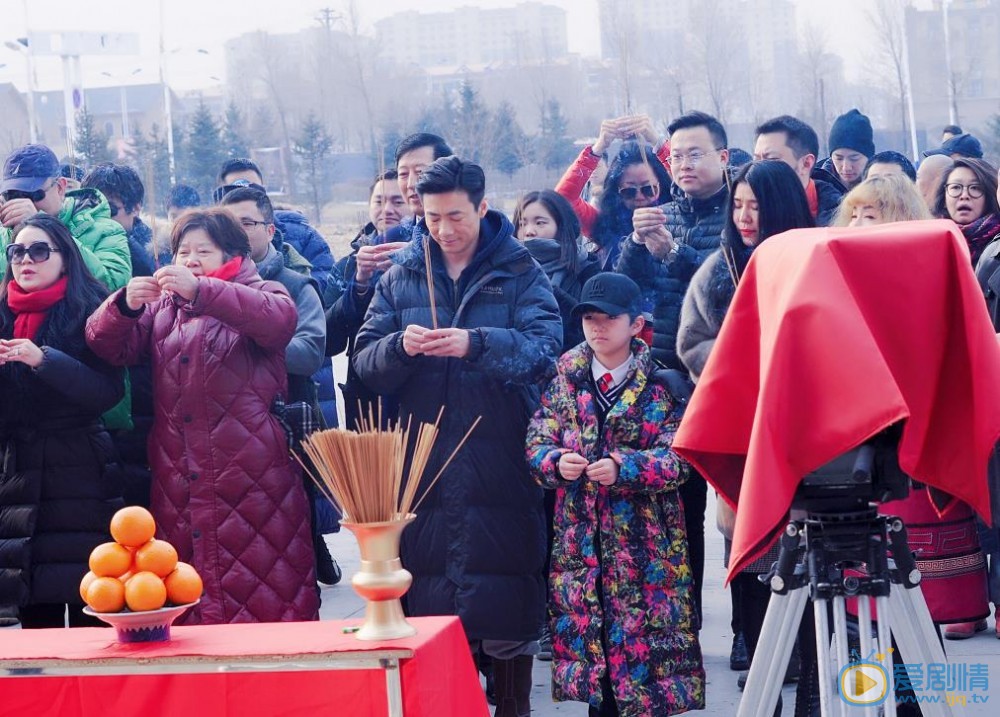 面具发布会