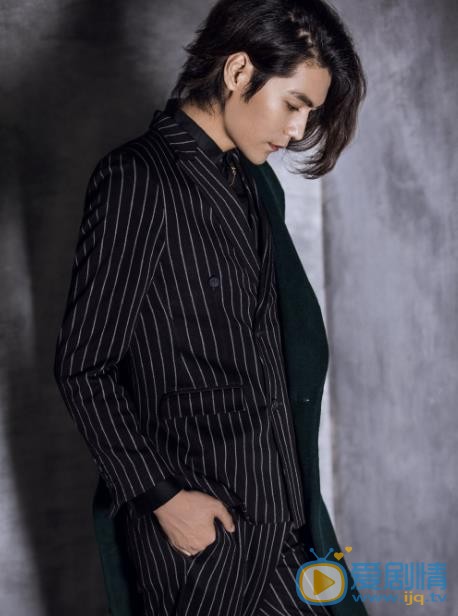 沙海黑眼镜是谁扮演的？沙海黑眼镜扮演者季晨个人资料、写真生活照欣赏