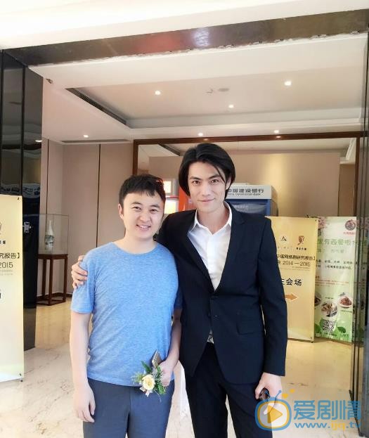 沙海黑眼镜是谁扮演的？沙海黑眼镜扮演者季晨个人资料、写真生活照欣赏