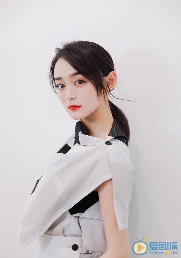 爱情进化论邢清清是谁演的？邢清清扮演者何泓姗个人资料、写真及生活照欣赏