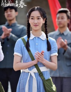最美的青春覃雪梅和覃秋丰是什么关系？覃雪梅是覃秋丰女儿吗？