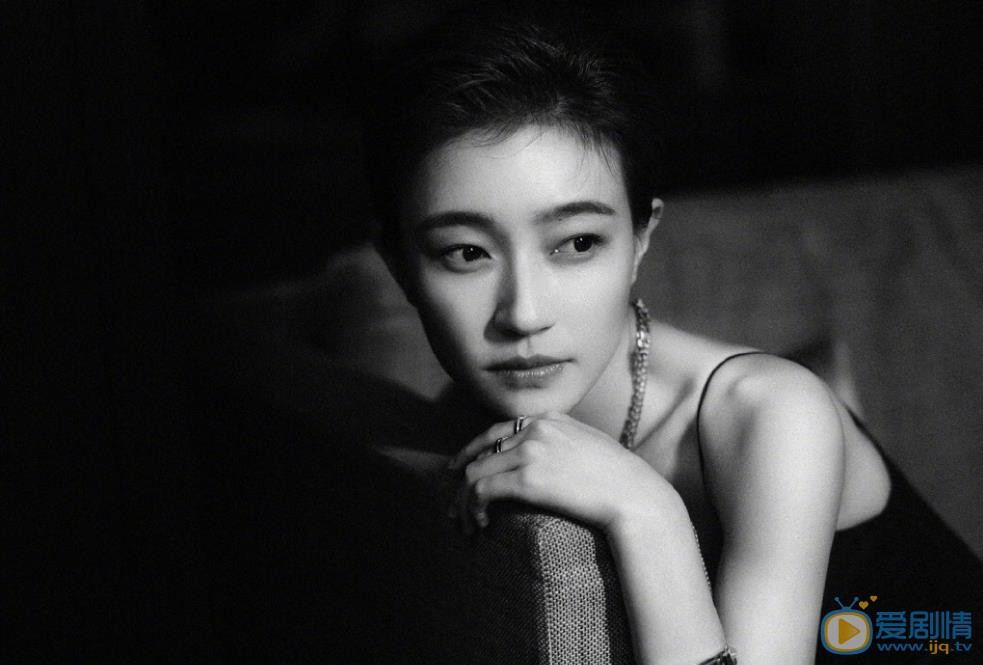 爱情进化论鹿飞师姐是谁饰演的？鹿飞师姐扮演者焦俊艳个人资料、写真及生活照欣赏