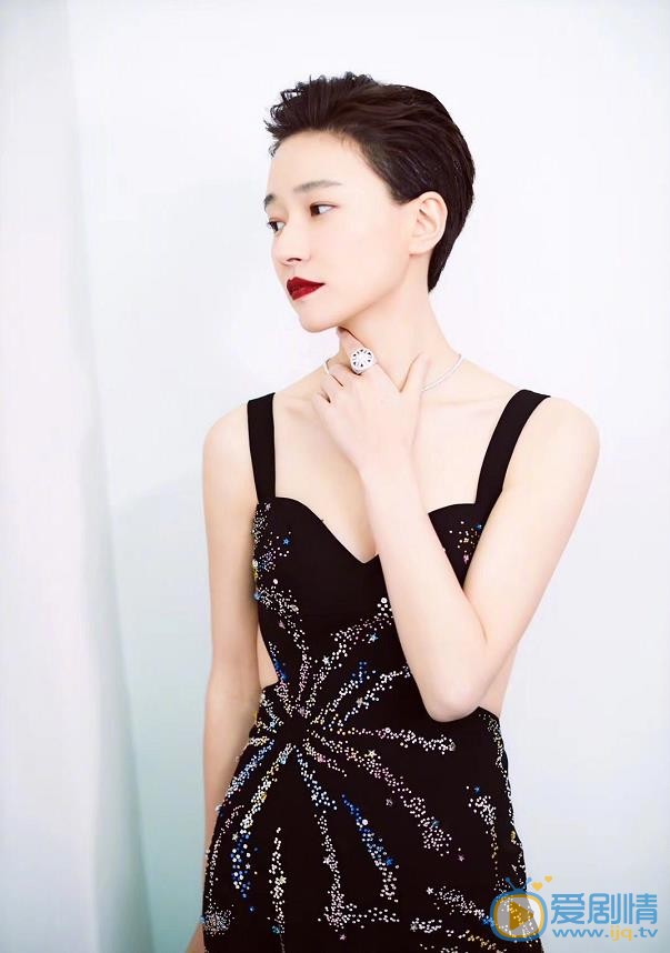 爱情进化论鹿飞师姐是谁饰演的？鹿飞师姐扮演者焦俊艳个人资料、写真及生活照欣赏