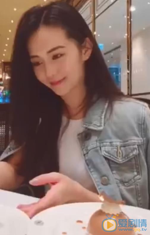 李颖生活照