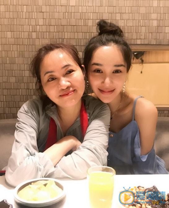 樊锦霖与人合照 樊锦霖高清写真_樊锦霖高清剧照