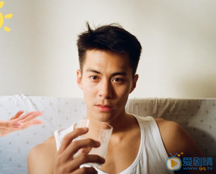 许你浮生若梦许星程是谁演的？许星程扮演者朱鉴然个人资料、写真及生活照欣赏