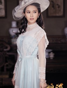 娘道洪小姐和洪县长是什么关系？洪小姐喜欢隆继宗吗？