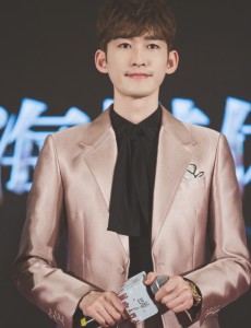 如若巴黎不快乐是根据小说改编的吗？根据哪部小说改编的？