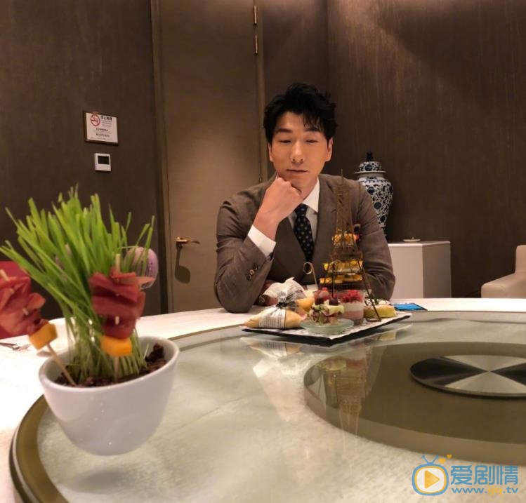 鸣鸿传沈十五是谁演的？沈十五扮演者张亮个人资料、写真及生活照欣赏