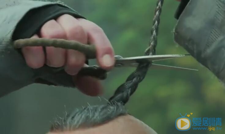 娘道隆福为什么留着小辫子？小辫子对隆福有什么意义？