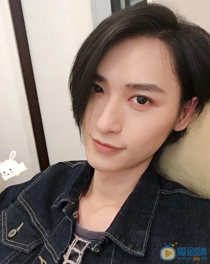 橙红年代卫子阡是谁演的？卫子阡扮演者胡潇灵个人资料、写真及生活照欣赏