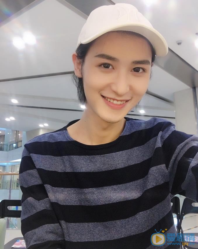 橙红年代卫子阡是谁演的？卫子阡扮演者胡潇灵个人资料、写真及生活照欣赏