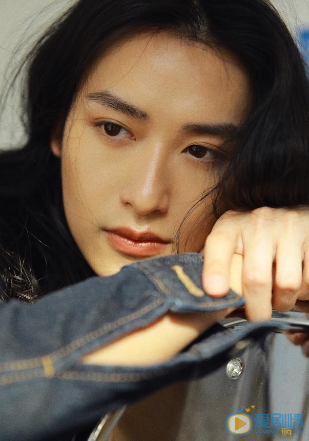 橙红年代卫子阡是谁演的？卫子阡扮演者胡潇灵个人资料、写真及生活照欣赏