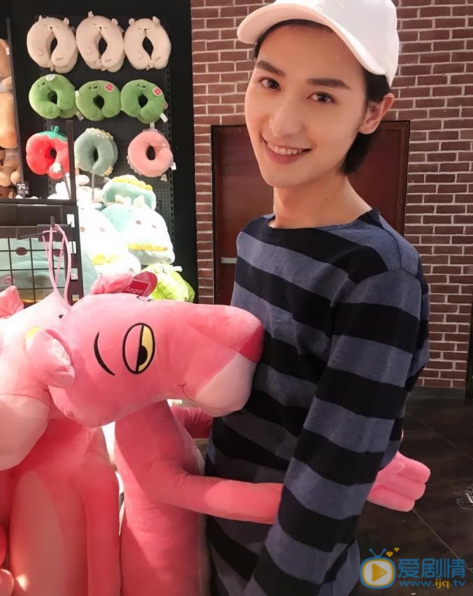 橙红年代卫子阡是谁演的？卫子阡扮演者胡潇灵个人资料、写真及生活照欣赏