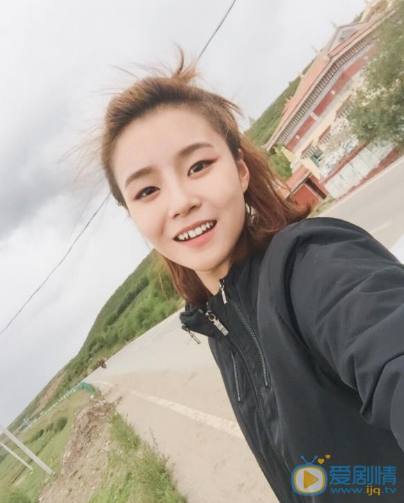 张婉清自拍照