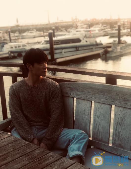 橙红年代阿瑟是谁扮演的？阿瑟扮演着叶浏个人资料、写真生活照