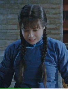 正阳门下小女人咸菜缸里的石头是什么东西？贺老爹临终为什么特意提了石头？