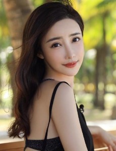 你和我的倾城时光厉靳媛是谁演的？厉靳媛扮演者刘凡菲个人资料、写真及生活照欣赏