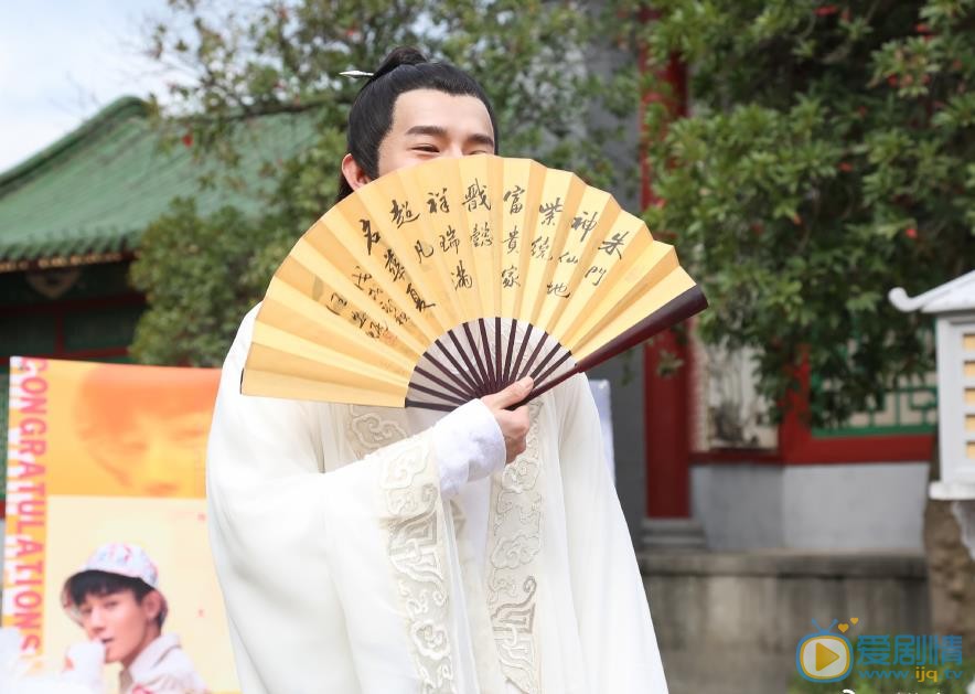 糟糕陛下心动了剧照