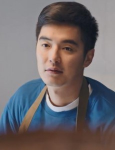 我们的四十年冯都为什么卖电视票？冯都卖电视票的原因是什么？