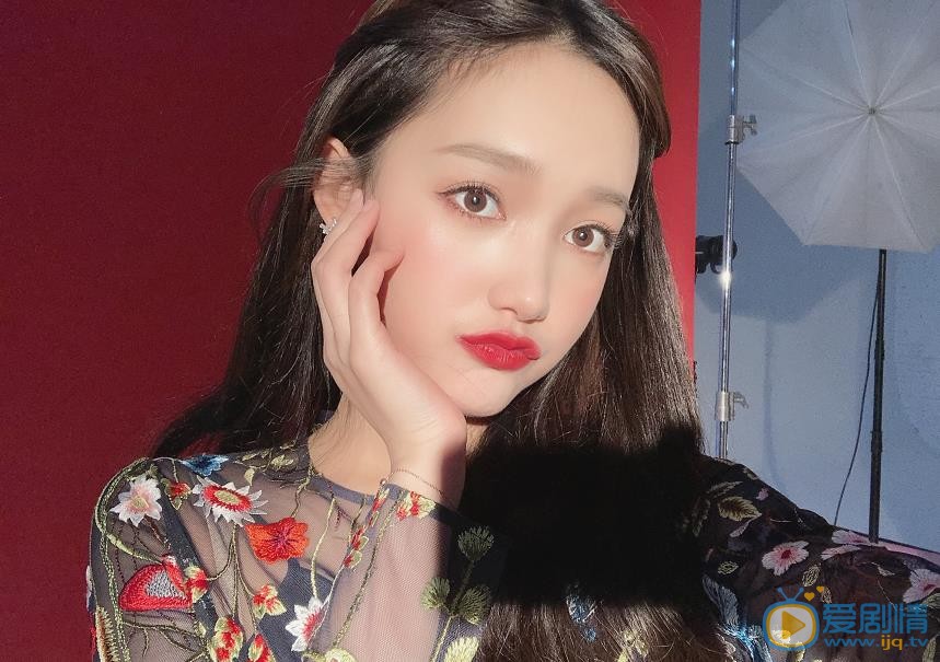 幸福一家人李月月是谁演的？李月月扮演者洪佳宁个人资料、写真及生活照欣赏