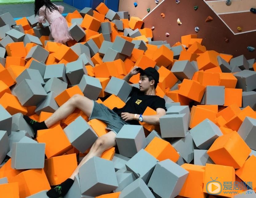 人不彪悍枉少年李渔是谁扮演的？人不彪悍枉少年李渔扮演者张耀个人资料、写真生活照