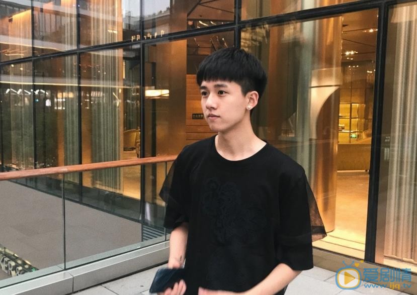 人不彪悍枉少年李渔是谁扮演的？人不彪悍枉少年李渔扮演者张耀个人资料、写真生活照