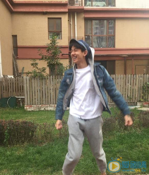 人不彪悍枉少年李渔是谁扮演的？人不彪悍枉少年李渔扮演者张耀个人资料、写真生活照