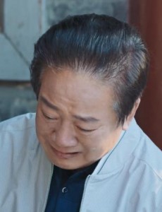 我们的四十年冯大有死了吗？冯都的大爷冯大有是怎么死的？冯大有的结局是什么？