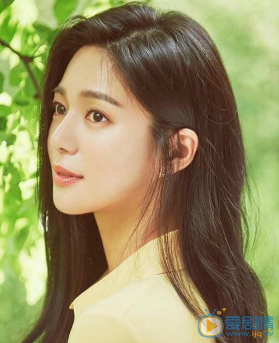 皇后的品格闵宥拉是谁演的？皇后的品格闵宥拉扮演者李伊利雅个人资料、写真及生活照欣赏