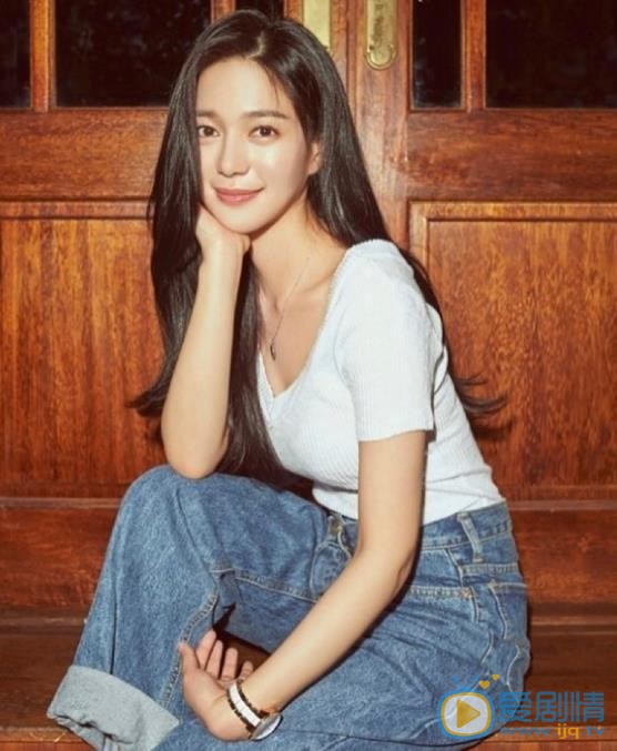 皇后的品格闵宥拉是谁演的？皇后的品格闵宥拉扮演者李伊利雅个人资料、写真及生活照欣赏