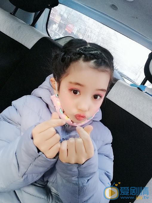 天衣无缝妞妞是谁扮演的？妞妞扮演者孙添垚个人资料、写真及生活照欣赏