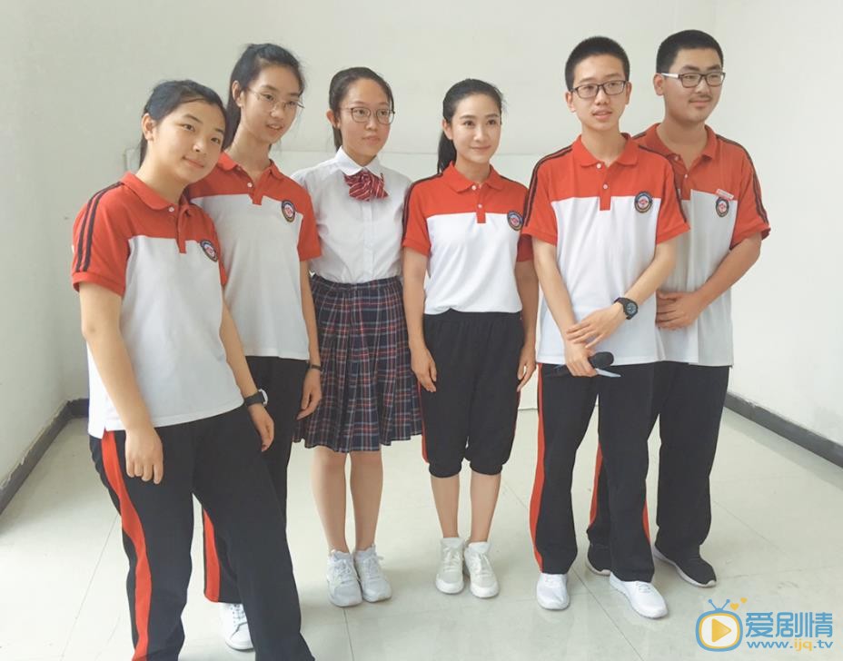 绿水青山红日子剧照