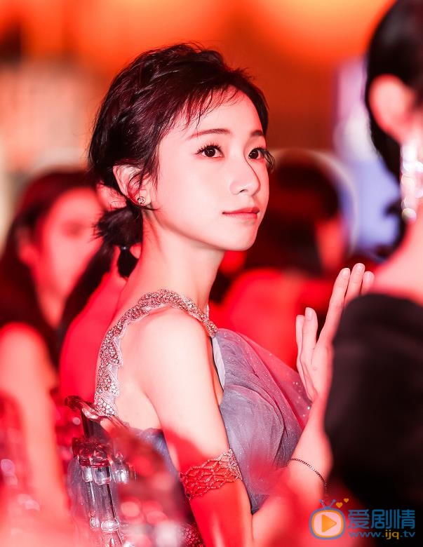 皓镧传殷小春是谁饰演的？殷小春扮演者姜梓新个人资料、写真及生活照欣赏